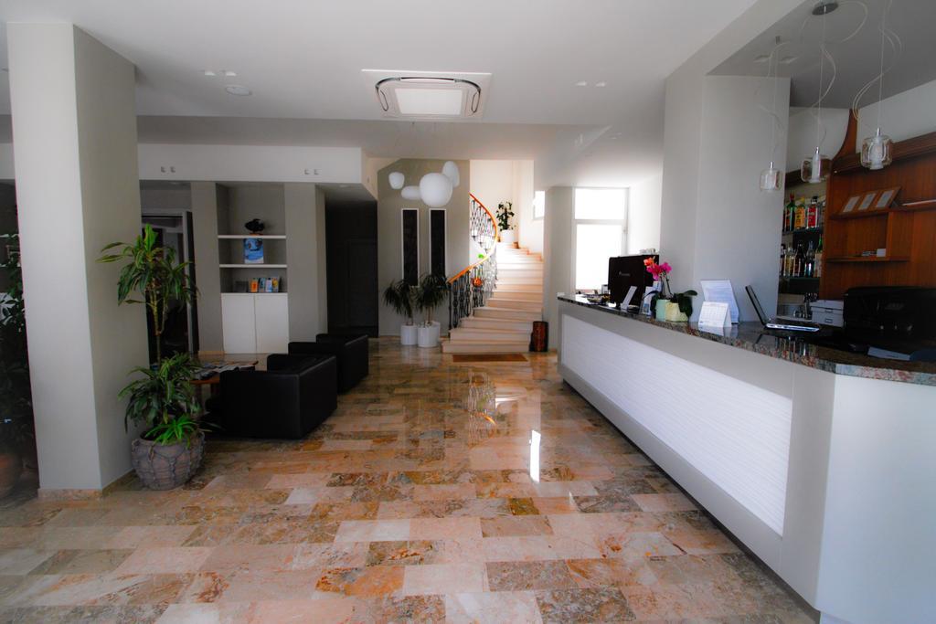 Hotel Dolores Cesena Bagian luar foto