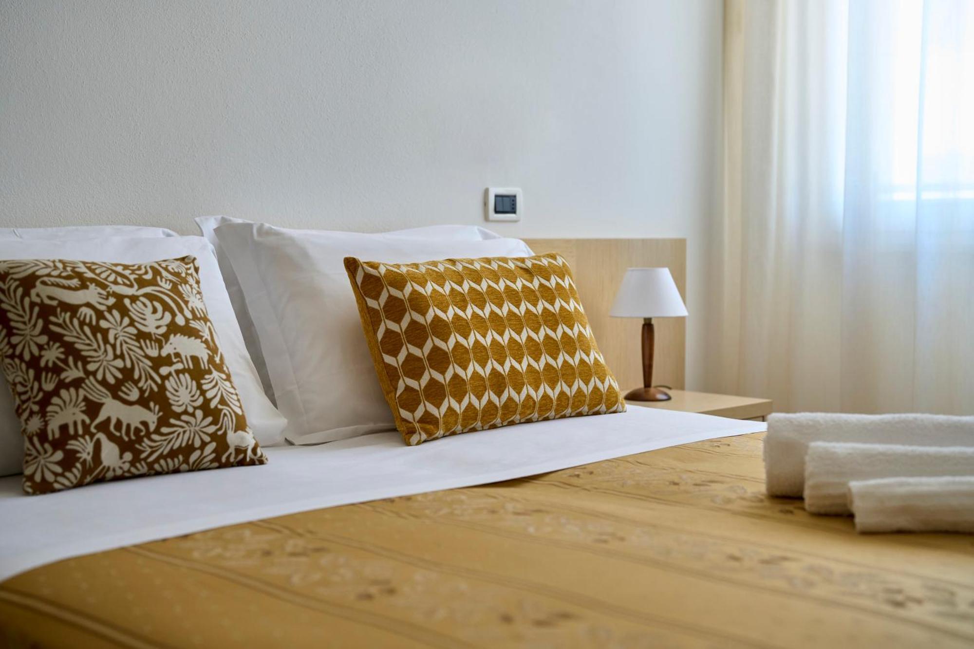 Hotel Dolores Cesena Bagian luar foto